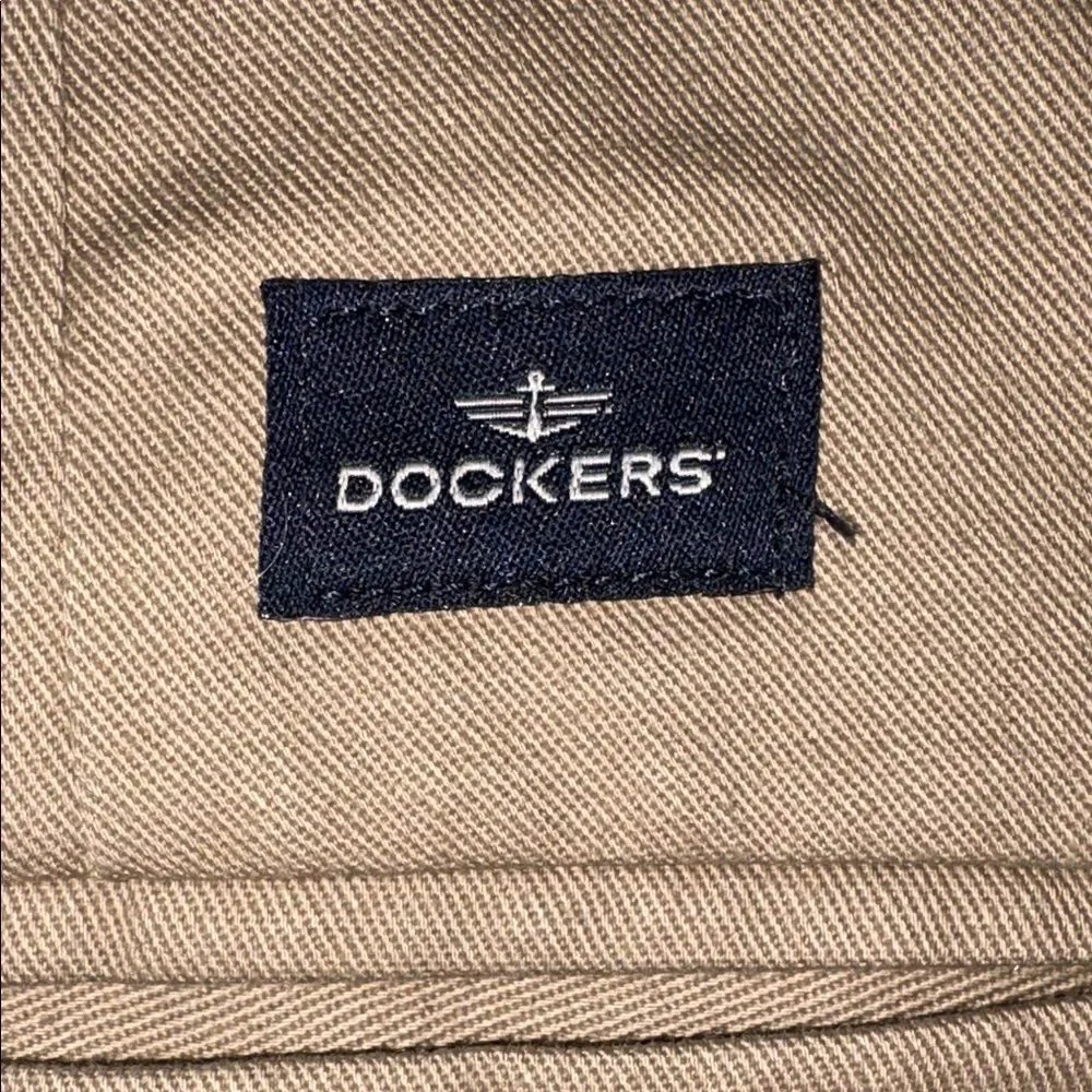 Dockers Men's Khaki Chinos